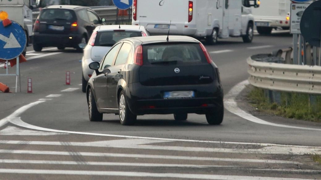 I comitati di Collestrada chiedono provvedimenti urgenti sul tratto urbano "Altro che Nodino, basterebbe disincentivare la velocità con presìdi fissi".