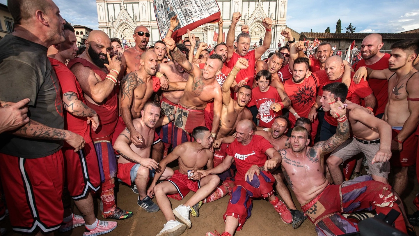 La festa dei Rossi (foto Giuseppe Cabras/New PressPhoto)