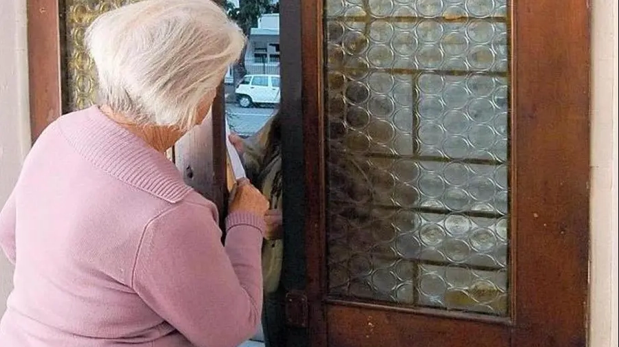 Anziana rapinata in casa (Foto di repertorio)