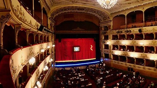 Il Teatro della Pergola (foto da met.cittametropolitana.fi.it)