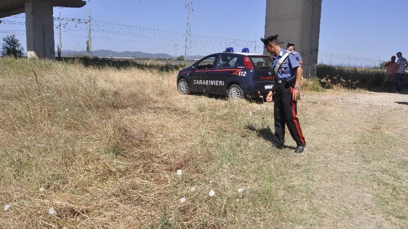 I carabinieri sul luogo del delitto (foto Aprili)