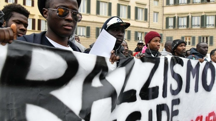 Una manifestazione contro il razzismo Una manifestazione contro il razzismo