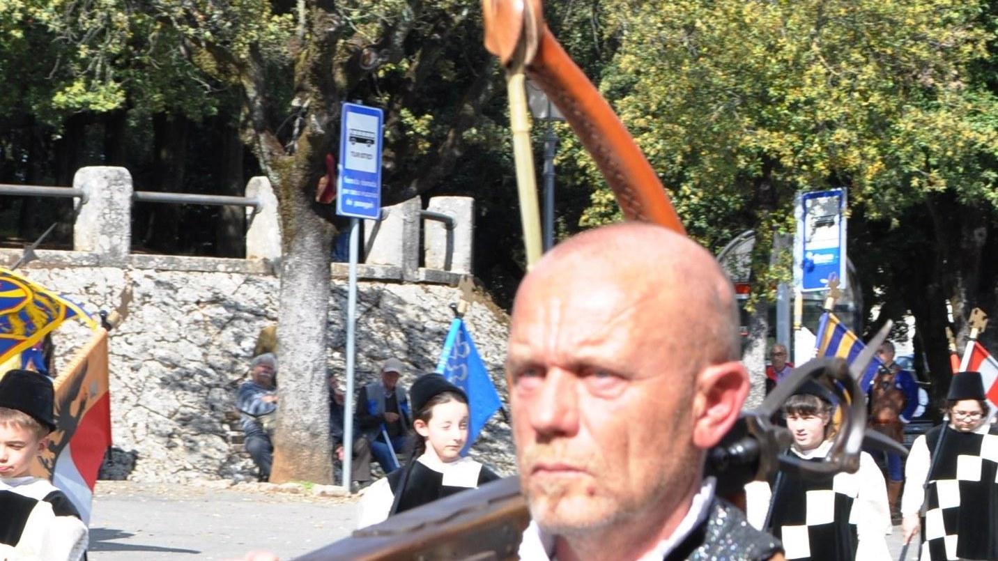 Tempo di Balestro Le frecce si "scaldano" Cene propiziatorie in ogni Terziere Tempo di Balestro Le frecce si "scaldano" Cene propiziatorie in ogni Terziere
