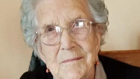 Tanti cari auguri a Giulia Azamini per i 103 anni Tanti cari auguri a Giulia Azamini per i 103 anni