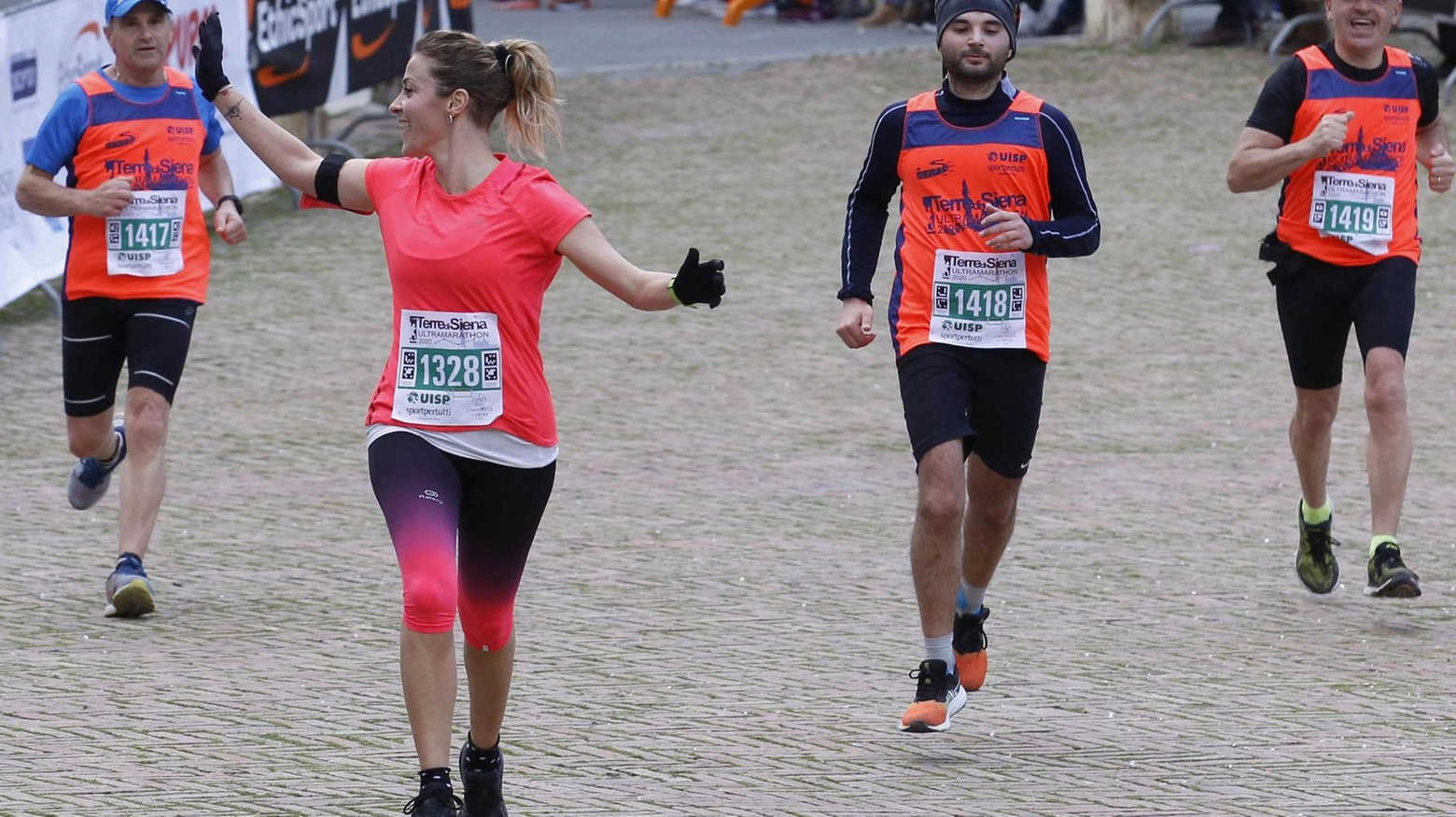 In mille sulla Francigena. Torna l’Ultramarathon. Stavolta l’arrivo è a Siena In mille sulla Francigena. Torna l’Ultramarathon. Stavolta l’arrivo è a Siena