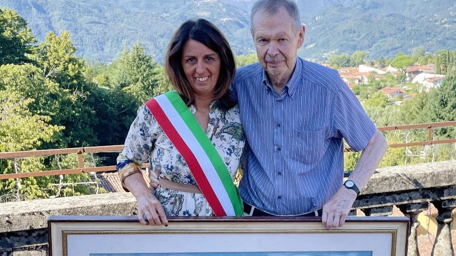 Kraczyna a Barga: 50 anni di arte e dono per la città
Kraczyna a Barga: 50 anni di arte e dono per la città