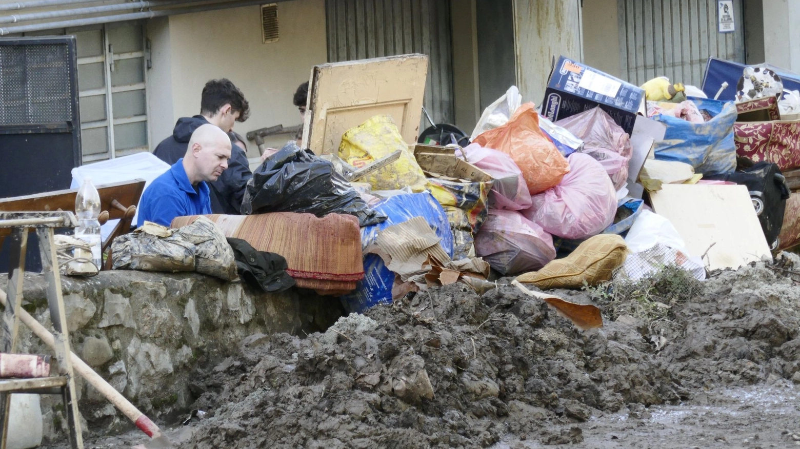 I danni dell'alluvione a Prato (Foto Attalmi) I danni dell'alluvione a Prato (Foto Attalmi)