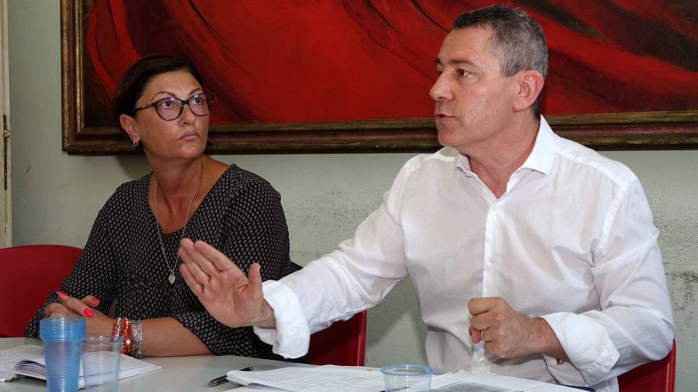 I segretari provinciali della Cgil e del Silp Cgil, Maria Rosaria Costabile e Antonio Losacco, durante l’incontro
