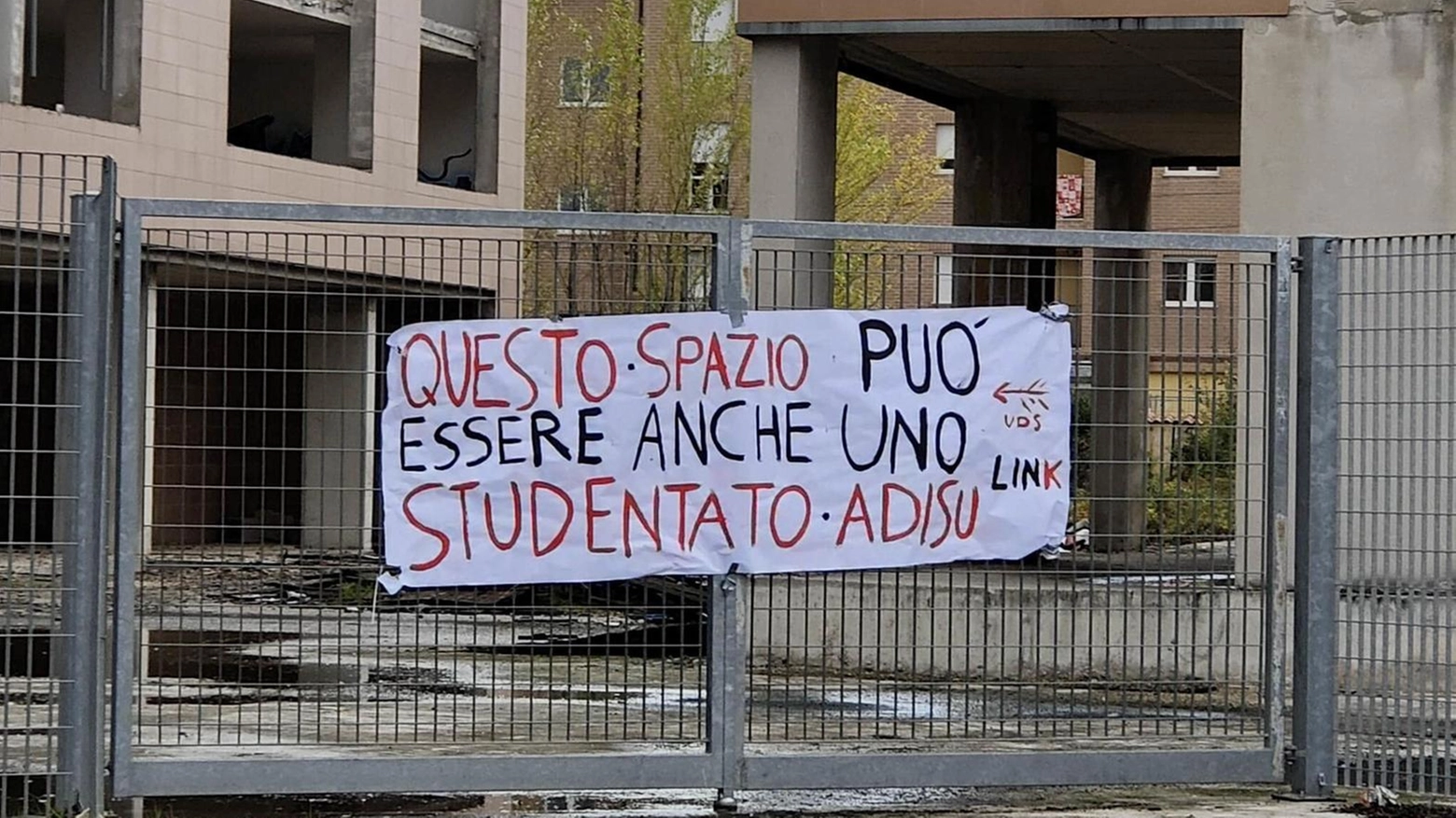 Contenitori abbandonati: "Riqualificare gli spazi" Contenitori abbandonati: "Riqualificare gli spazi"