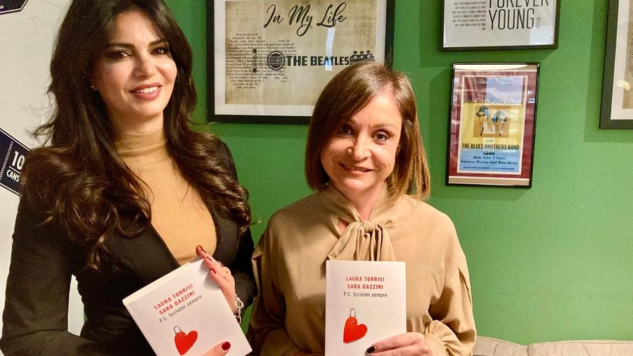 Laura Torrisi e Sara Gazzini hanno presentato il loro volume "P.S. Scrivimi sempre"