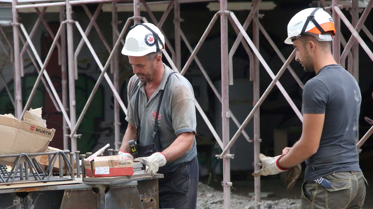 Soldi per far ripartire i lavori Soldi per far ripartire i lavori