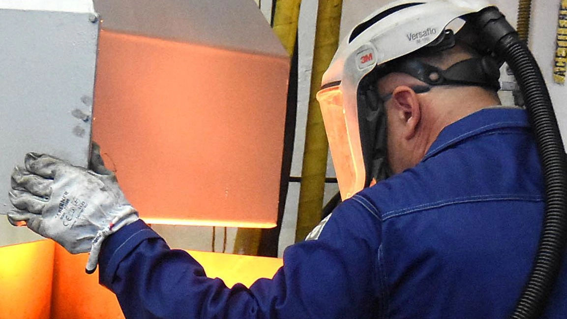 Lavorazione dell'oro (foto di repertorio) Lavorazione dell'oro (foto di repertorio)