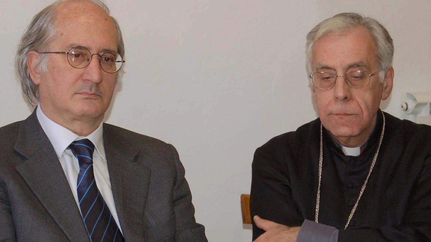  Il procuratore Aldo Giubilaro e il vescovo Giovanni Santucci