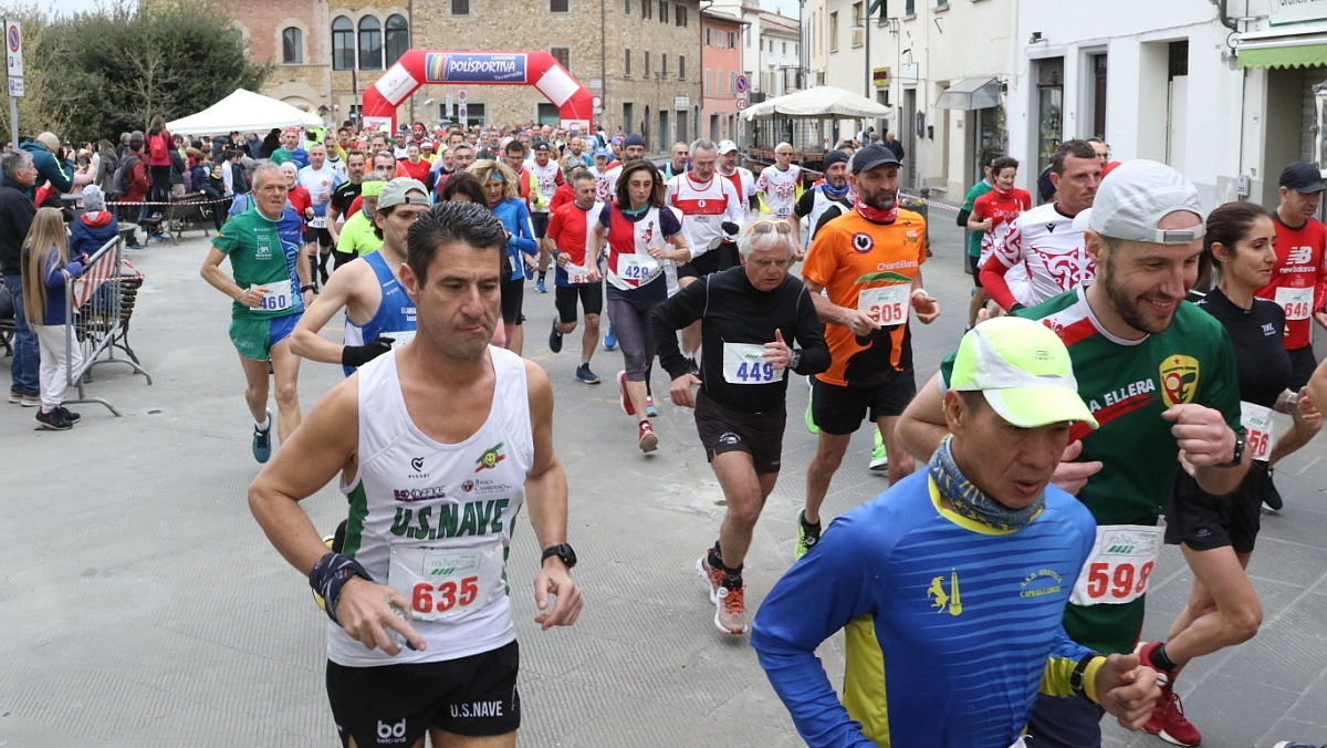 Maratonina di Tavarnelle (foto Regalami un sorriso) Maratonina di Tavarnelle (foto Regalami un sorriso)