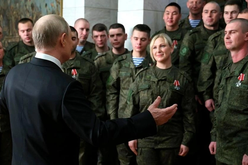 Il presidente russo Putin e la misteriosa donna bionda