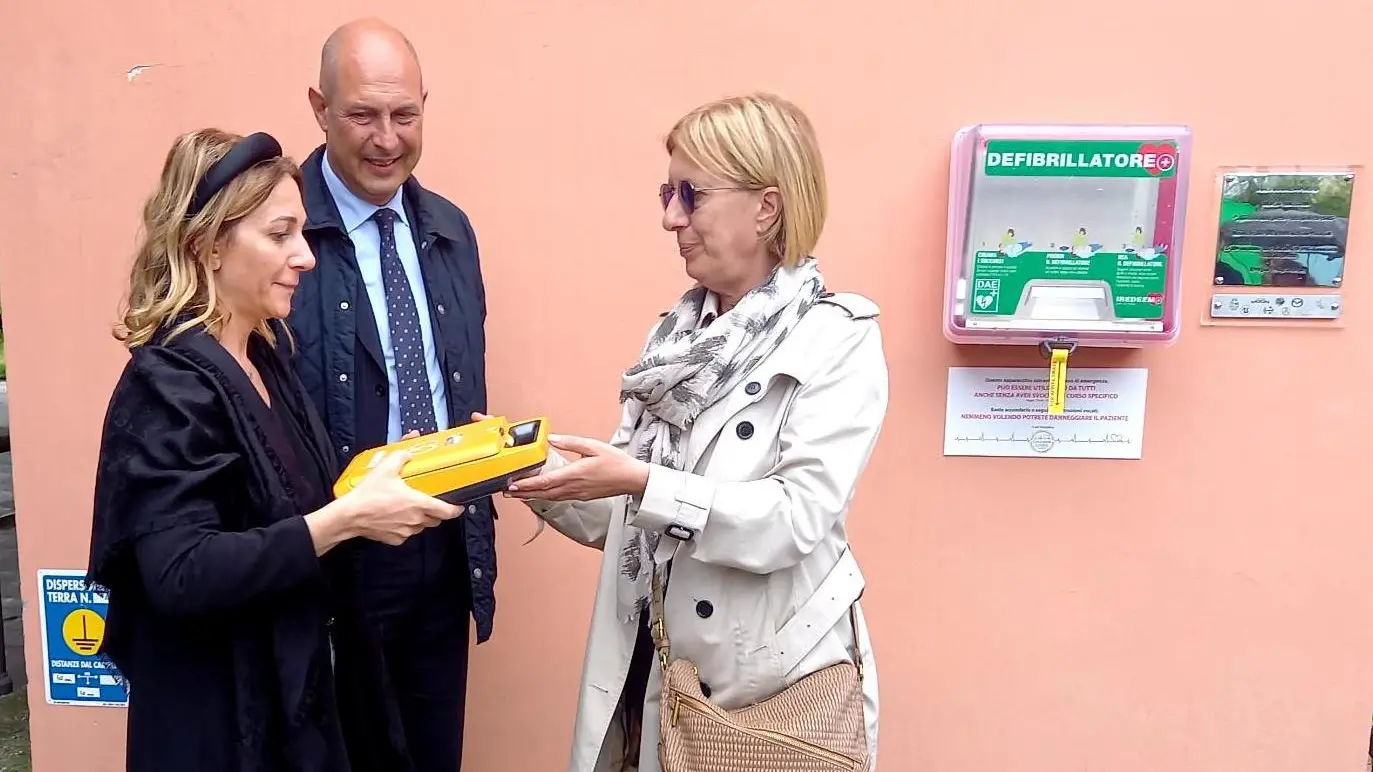 Un defibrillatore automatico  in memoria di Andrea Franceschini
