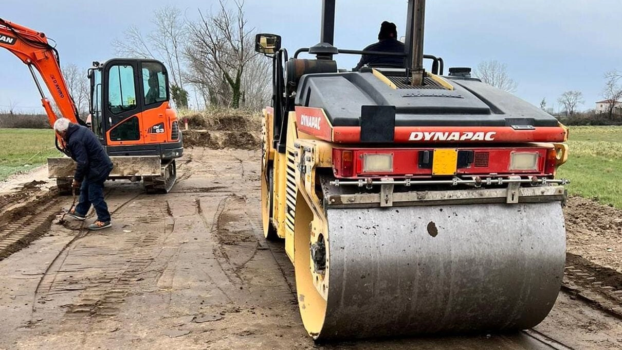 Oste al riparo dagli allagamenti Un nuovo argine per il Funandola Oste al riparo dagli allagamenti Un nuovo argine per il Funandola