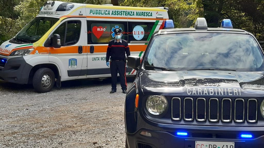 Tenta suicidio, salvato dai carabinieri