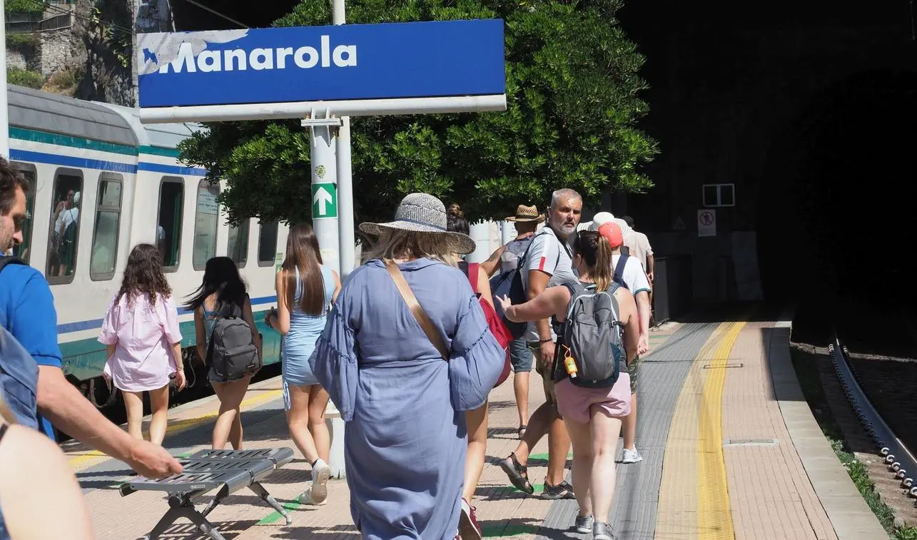 Caro treni, associazioni all’attacco. Faccia a faccia con la Regione: "Più tutele a turisti e lavoratori"