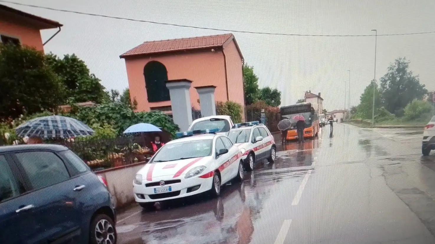Investe un uomo e va via La Municipale ricerca un autocarro "pirata" Investe un uomo e va via La Municipale ricerca un autocarro "pirata"