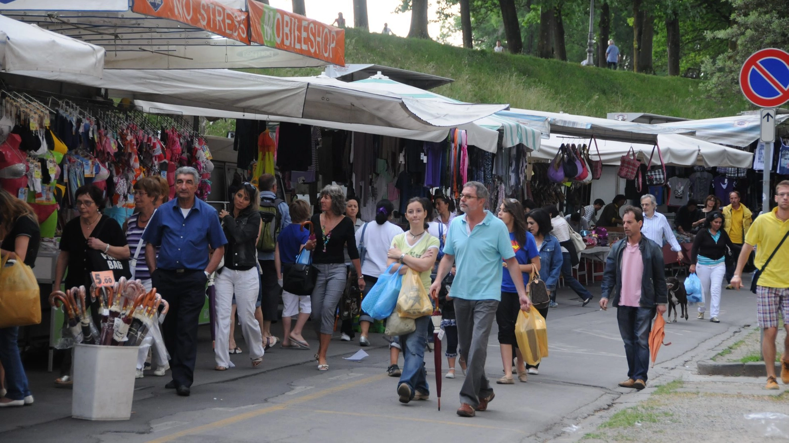 Mercato ambulante (foto Alcide)