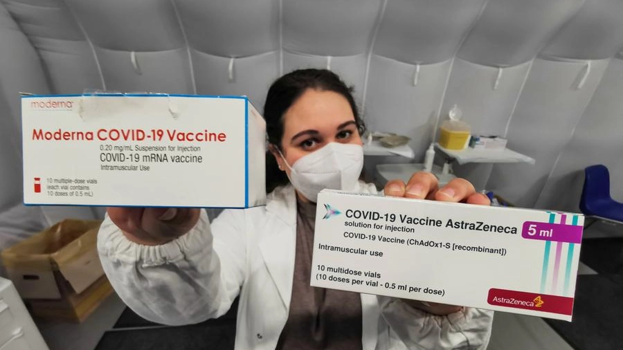 Vaccini anti Covid (foto Gabriele Acerboni/FotoCastellani)