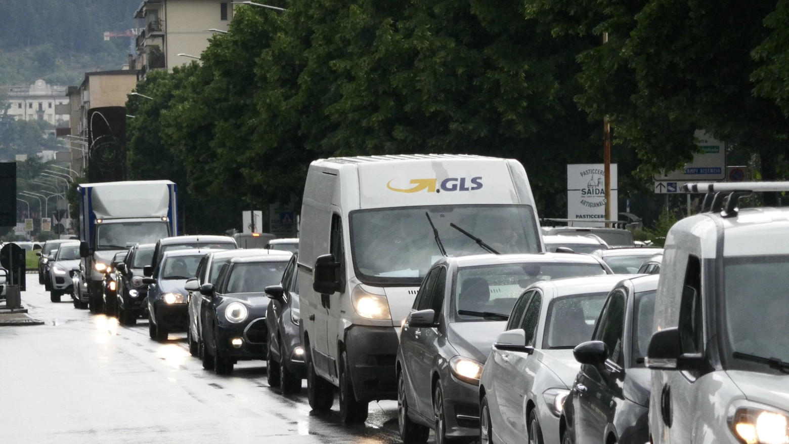 Maltempo a Prato, traffico in tilt (foto Attalmi)