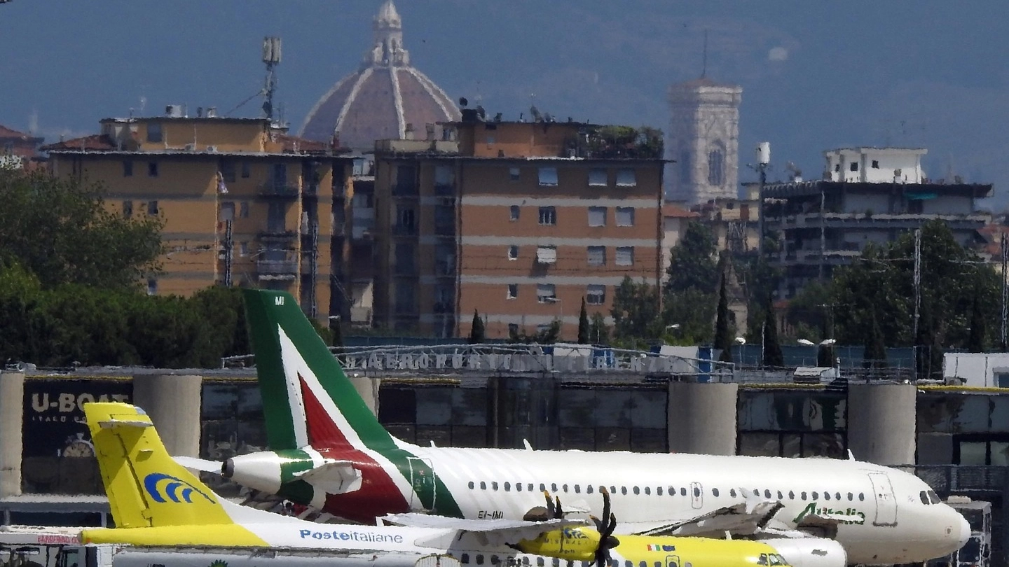 L'aeroporto fiorentino "Amerigo Vespucci" (New Press Photo)
