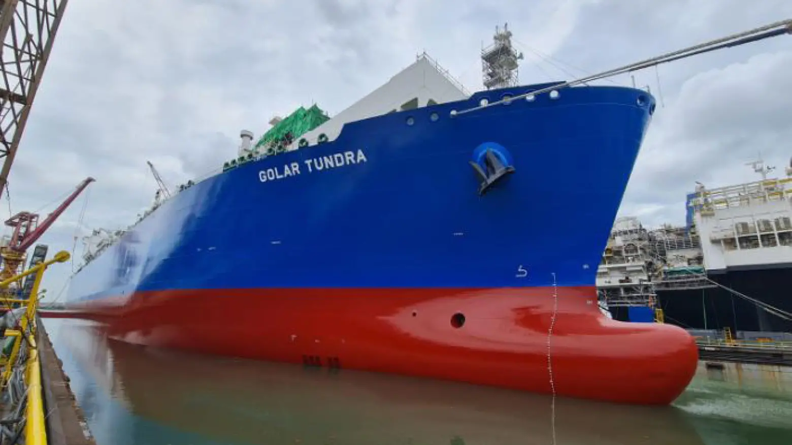 La nave rigassificatrice Golar Tundra (Foto Ansa) La nave rigassificatrice Golar Tundra (Foto Ansa)