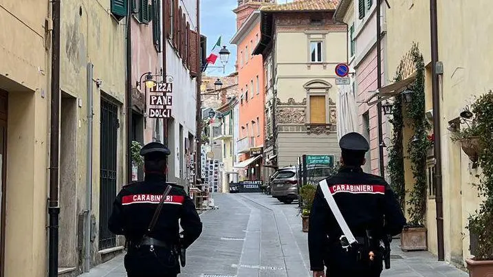 "Facciamo sesso". E lo deruba Denunciata una donna già nota per i suoi ’colpi’ "Facciamo sesso". E lo deruba Denunciata una donna già nota per i suoi ’colpi’
