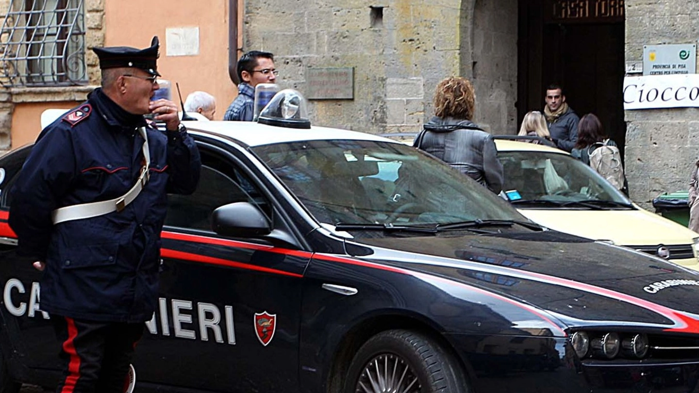 I carabinieri di Volterra in azione (foto Germogli)