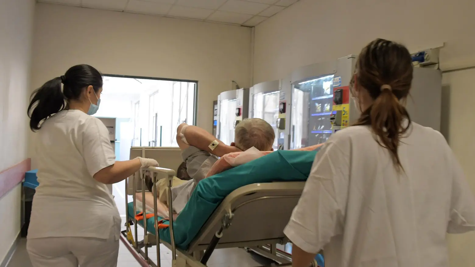 "Concorso vinto e niente lavoro"  Cento operatrici sanitarie in rivolta