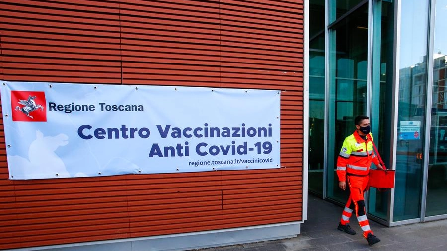 Centro vaccinale a Scandicci (foto Germogli)