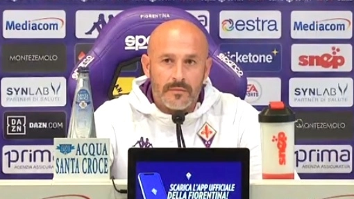 Vincenzo Italiano durante una conferenza stampa 