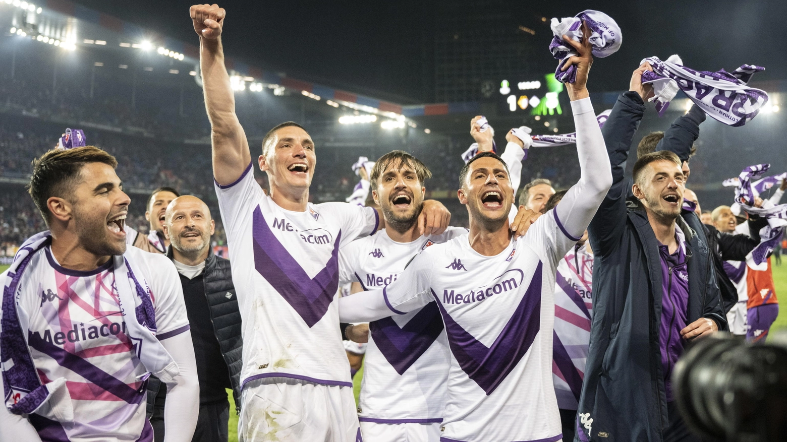 La gioia dei giocatori della Fiorentina dopo la vittoria contro il Basilea