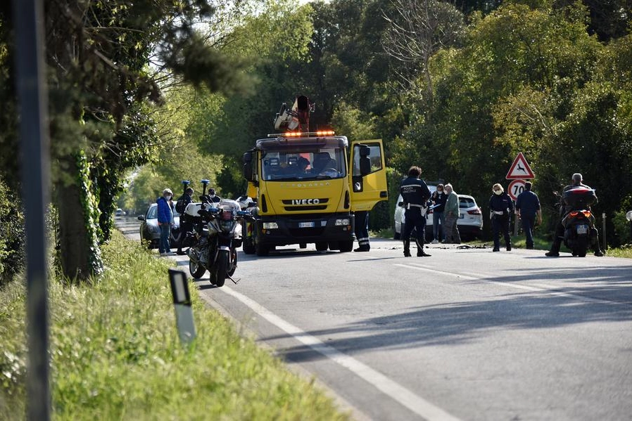 Il luogo dell'incidente mortale in provincia di Pisa