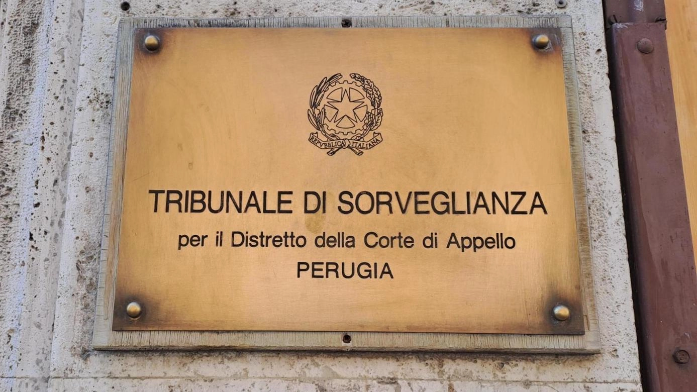 Sospeso il ’giudice poeta’: "Anastasio ha accumulato un arretrato di 858 fascicoli" Sospeso il ’giudice poeta’: "Anastasio ha accumulato un arretrato di 858 fascicoli"