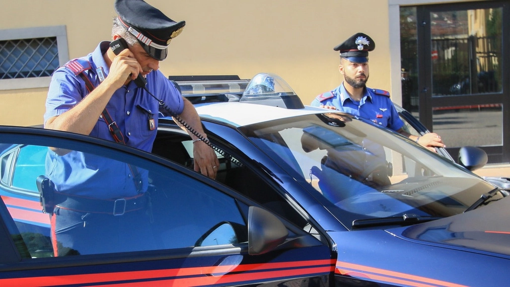 I carabinieri sono intervenuti in viale Togliatti a Vinci, poi hanno perquisito l’abitazione dell’uomo