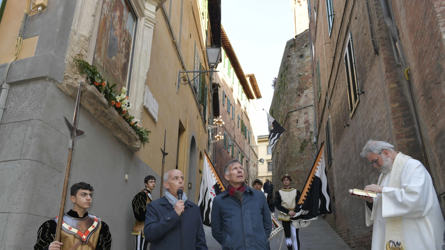 Lupa, tabernacolo del ’cuore’  "Auto-tassati per restaurarlo"