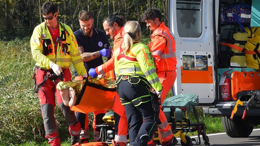 L’intervento dell’ambulanza dopo un incidente (foto d’archivio)