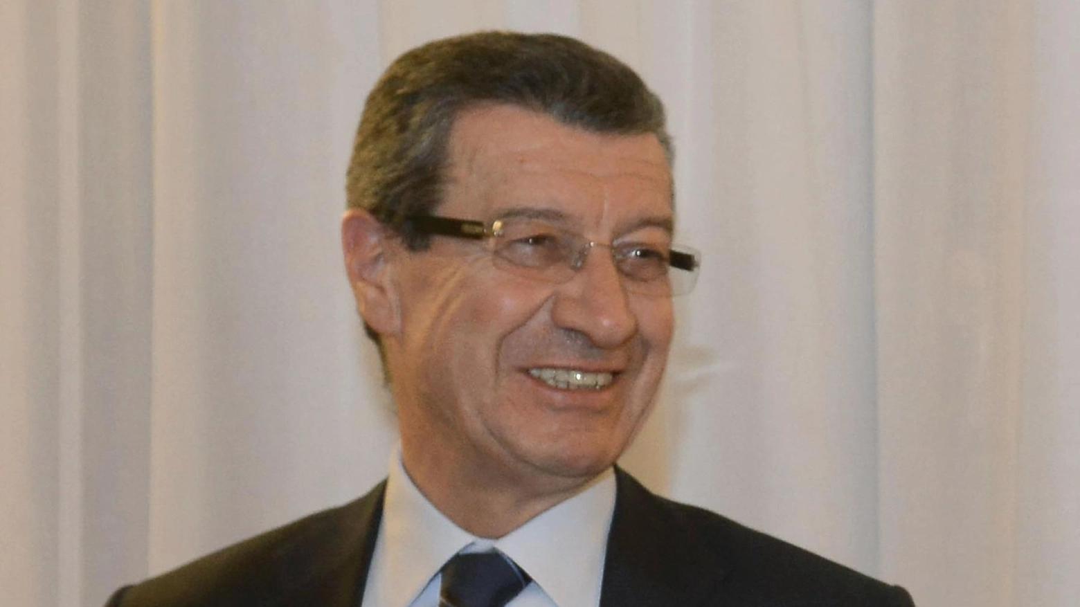 Sinistra senz’anima. Nel libro di Chiti un allarme elettorale: "Si vince col civismo" Sinistra senz’anima. Nel libro di Chiti un allarme elettorale: "Si vince col civismo"
