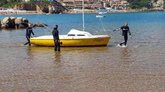 Via i "corpi fissi" nel porticciolo Subacquei in azione anche oggi Via i "corpi fissi" nel porticciolo Subacquei in azione anche oggi