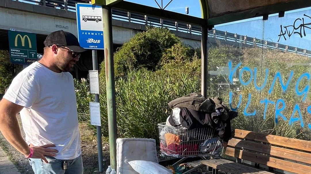 Un caso di degrado urbano Il ’ricovero’ abbandonato Un caso di degrado urbano Il ’ricovero’ abbandonato