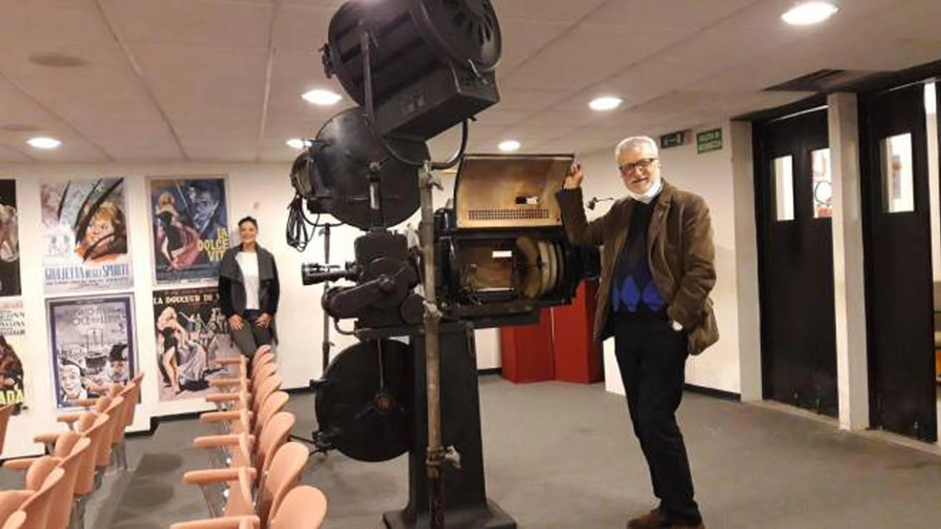 "Ologrammi" Scienza in 3D nella Notte dei Musei "Ologrammi" Scienza in 3D nella Notte dei Musei