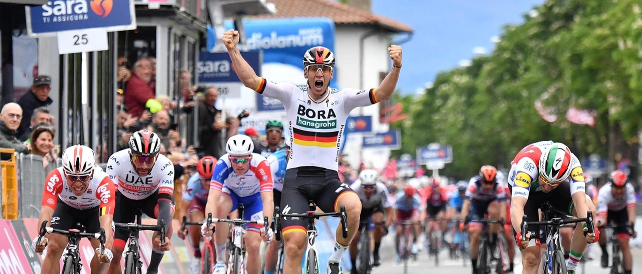 Il Giro d'Italia in Toscana, tappa Bologna-Fucecchio: vince Ackermann, emozionante volata