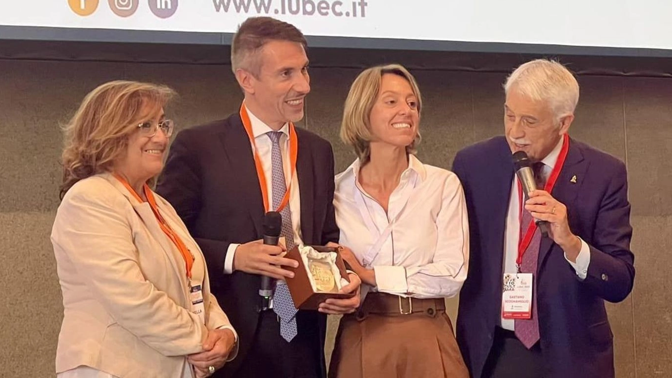 “Le gallerie siano luoghi aperti al dibattito, non portatrici del pensiero unico“. Nella seconda giornata di lavori si parlerà anche di sostenibilità sociale