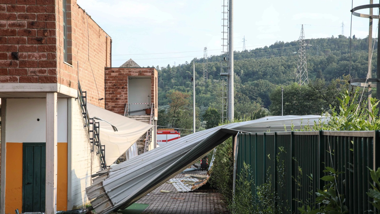I danni al palazzetto di Montelupo (Tommaso Gasperini / Fotocronache Germogli)