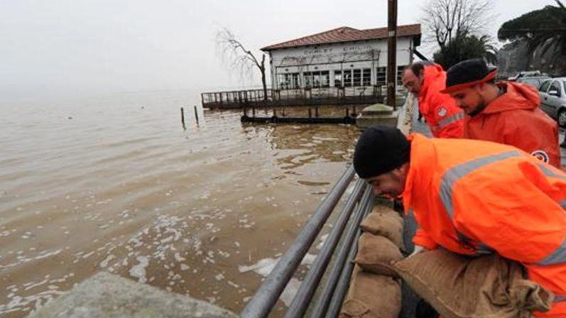 Lago di Massaciuccoli Oltre un milione di lavori Se ne occupa il Consorzio Lago di Massaciuccoli Oltre un milione di lavori Se ne occupa il Consorzio