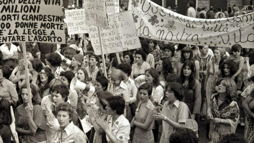 Manifestazione femminile (foto Ansa)