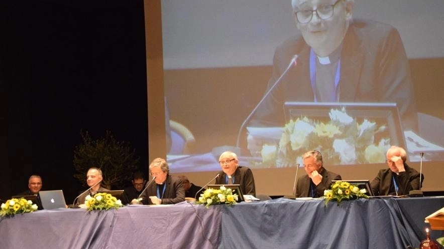 Cei, da Assisi appello alla pace. Oltre 200 vescovi in assemblea: "Le lacrime sono tutte uguali" Cei, da Assisi appello alla pace. Oltre 200 vescovi in assemblea: "Le lacrime sono tutte uguali"